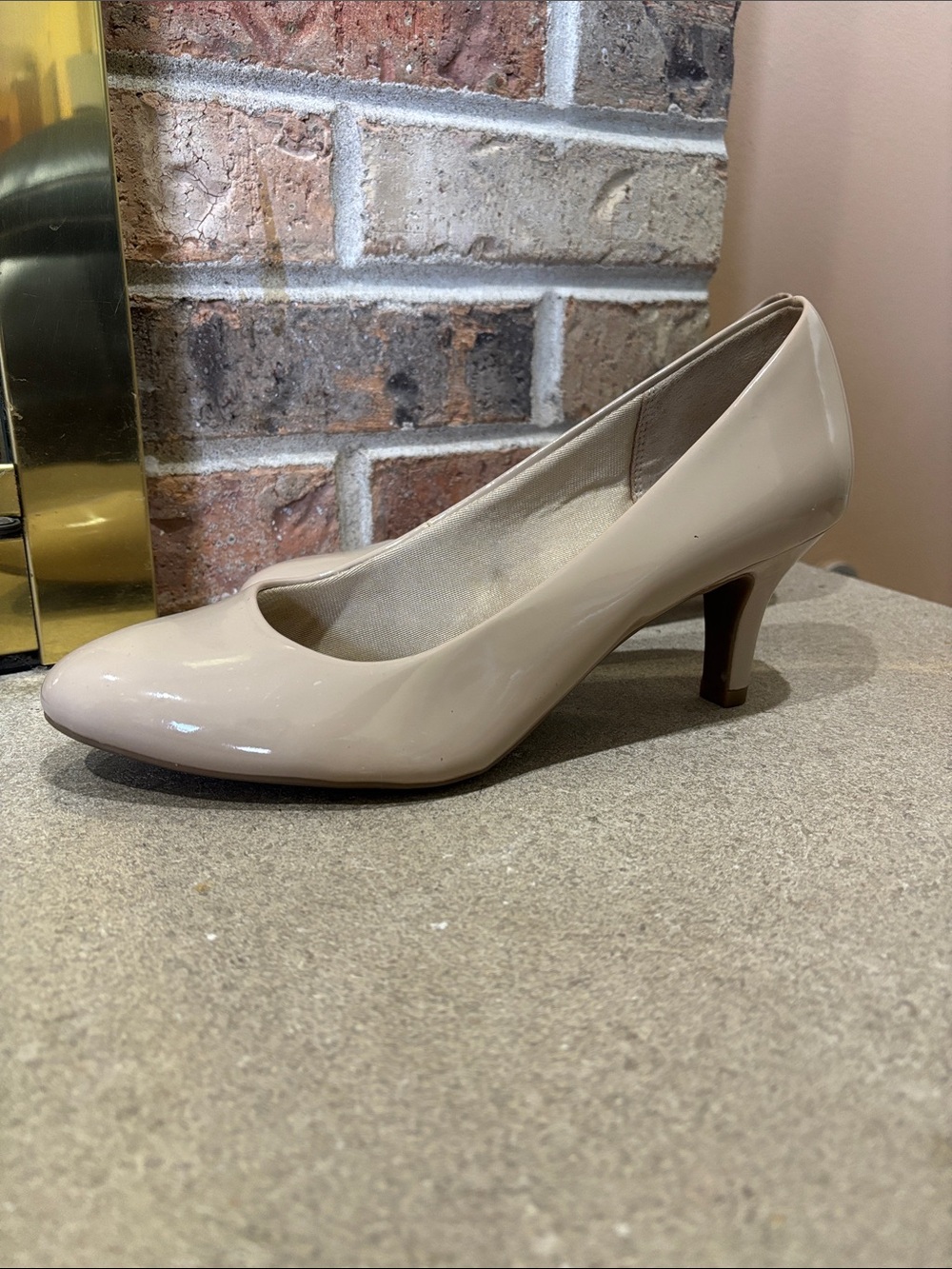 Life Stride Beige Patent Mid-Heel Pumps